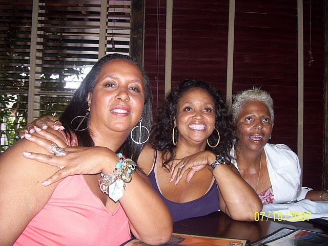 LAURA,JAAUCKLYN & PATRICIA